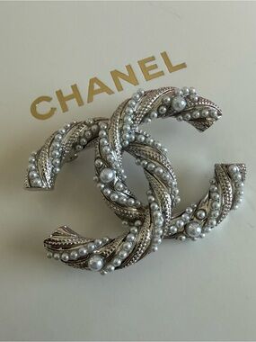 Upcycled Chanel Silver-Tone Interlocking CC Brooch with ePearls